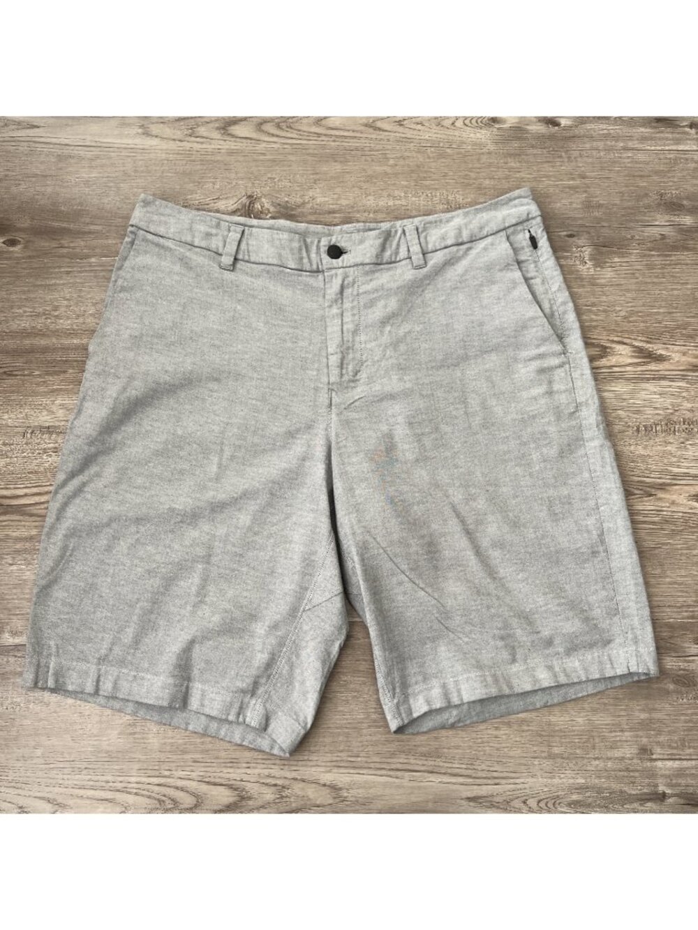 Lululemon Commission Gray Oxford 11 Inch Inseam Relaxed Fit Shorts Mens 36‎
